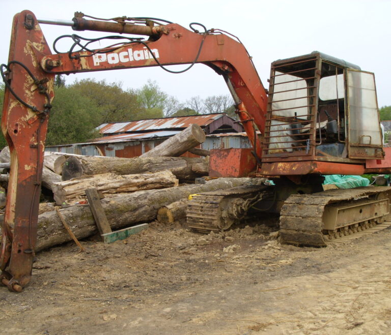 Broken down excavator scrapping